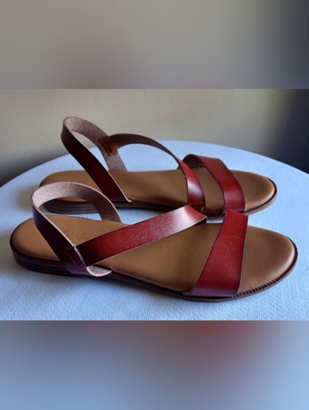 CYNTHIA ROWLEY sandals in Cognac Brown 9